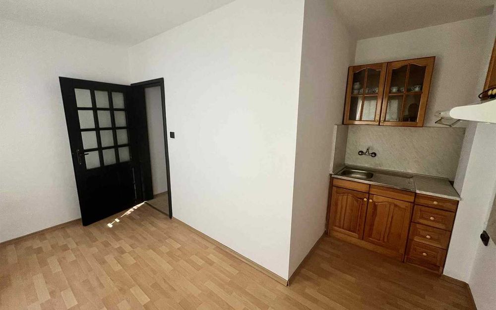 Продава се Двустаен апартамент в Търговище, Център - 50 кв.м за 1459 €/кв.м - Снимка #2