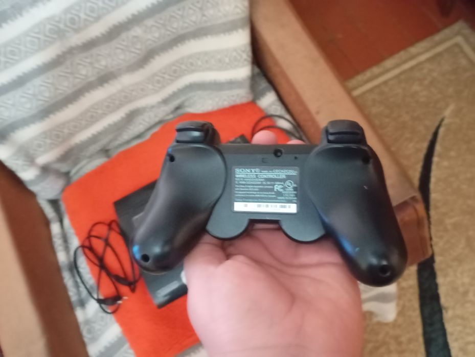 Прошитая PS 3  в хорошем состоянии