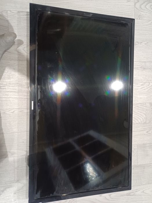 Продам нерабочий телевизорр