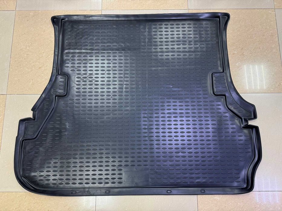 Полик багажника на Toyota Land Cruiser 100