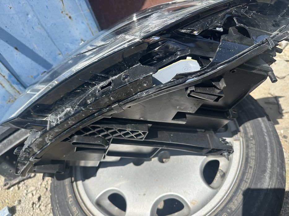 VW Tiguan II ляв фар ЗА части