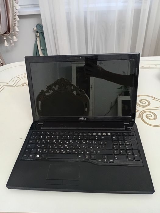 Ноутбук LifeBook AH552