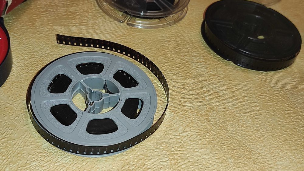 30 role cu pelicula pt. aparat proiectie atentie 7.5 cm diametrul la rola