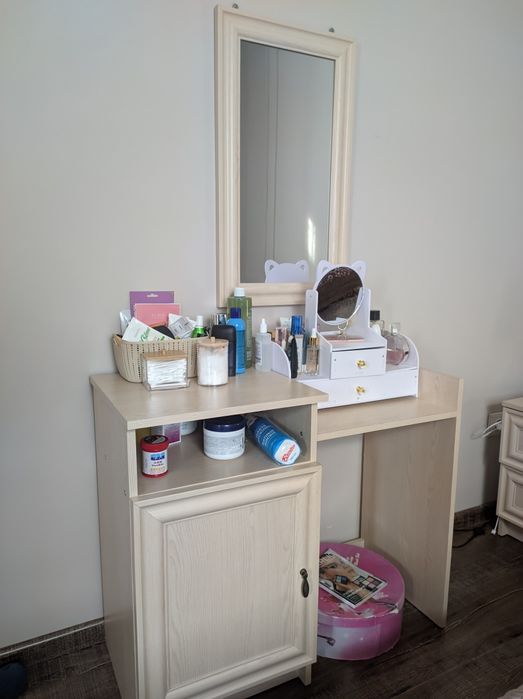 Продается спальный гарнитур