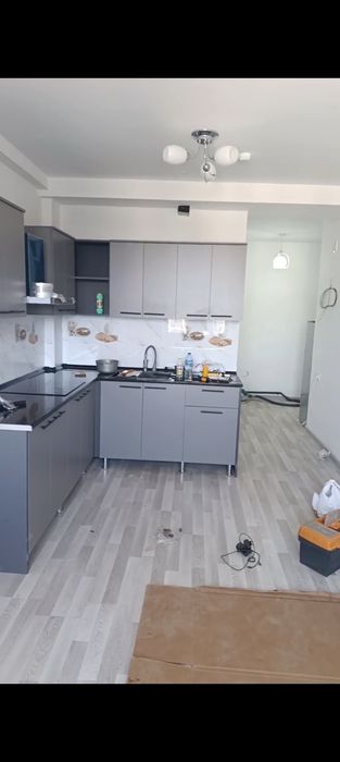 Food city yangi Qo'yliq bozorni oldida