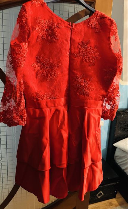 Vand rochie rosie