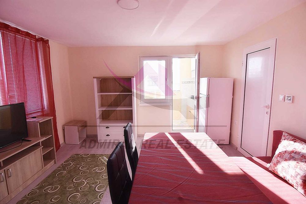 Дава се под наем Етаж от къща в Варна, м-т Траката - 70 кв.м за 398.82 € - Снимка #2