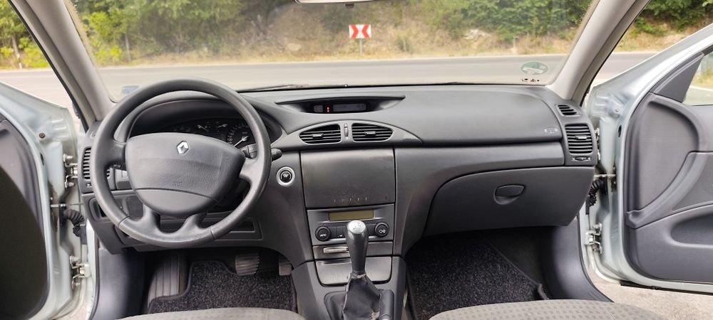 Автомобил Рено Лагуна