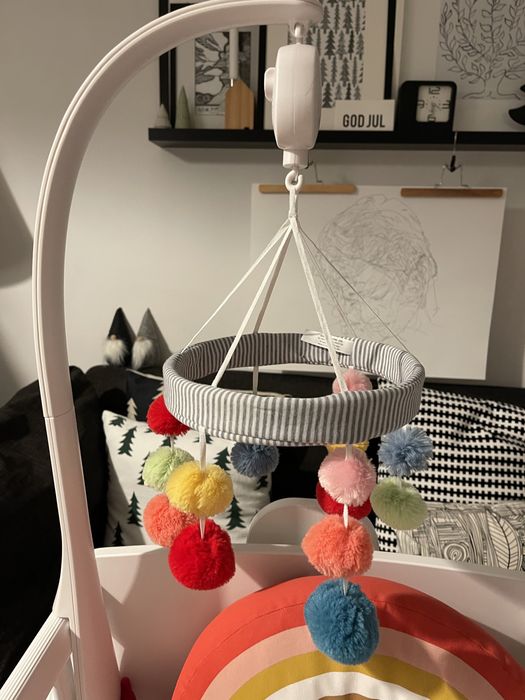 Mamas & Papas Музикална въртележка за легло Pom Pom / Chicco проектор