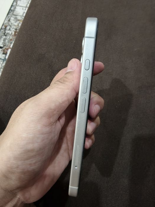 Продам IPhone 16 128gb белый
