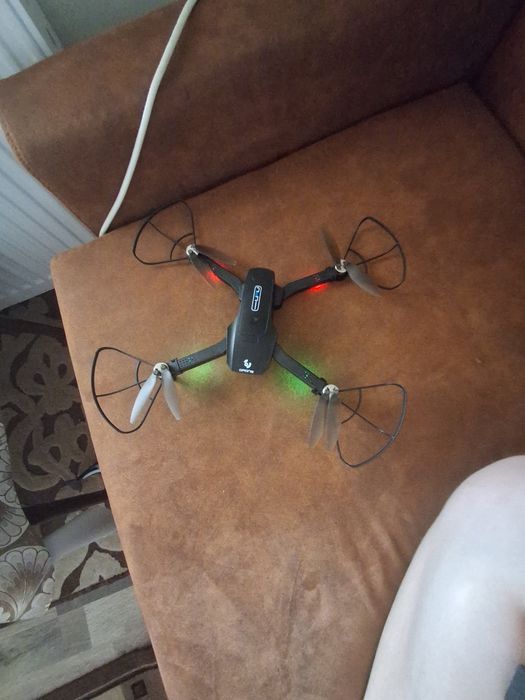 Дрон с HD камера – сгъваем, лесен за управление