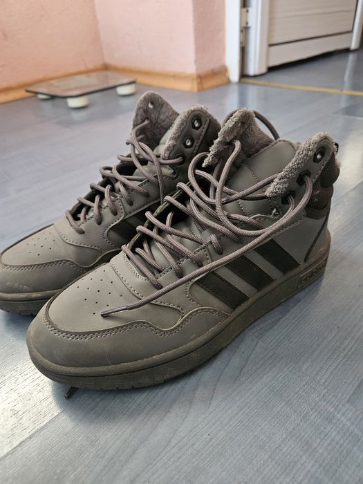 Обувки adidas като нови