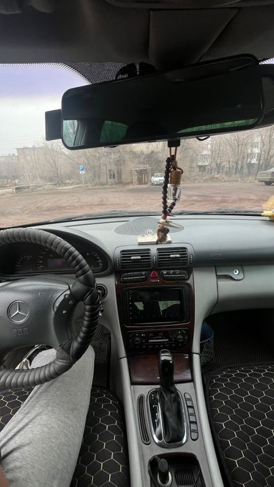 Продаю мерседес.