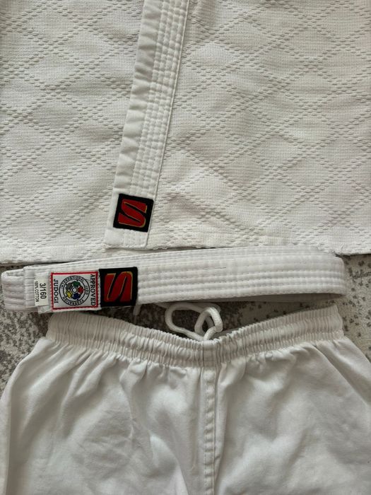 Кимоно (дзюдоги)