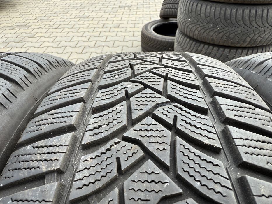 4бр. Отлични Зимни Гуми 215/65R/16 -DUNLOP- DOT:3019- 6,5мм.