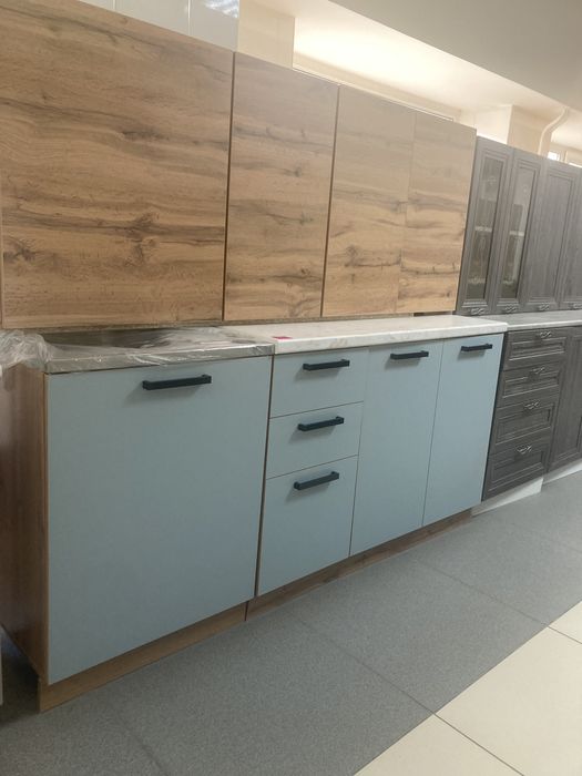 Кухонный гарнитур новый 1.8 м.