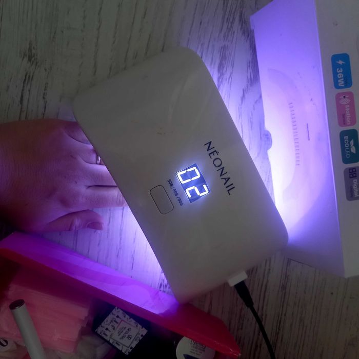 Лампа за гел лак и гел лакове