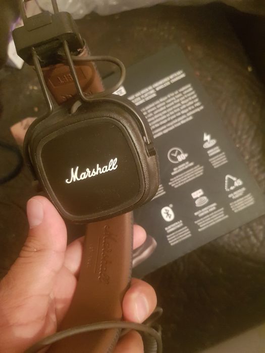 Продам наушники Marshall