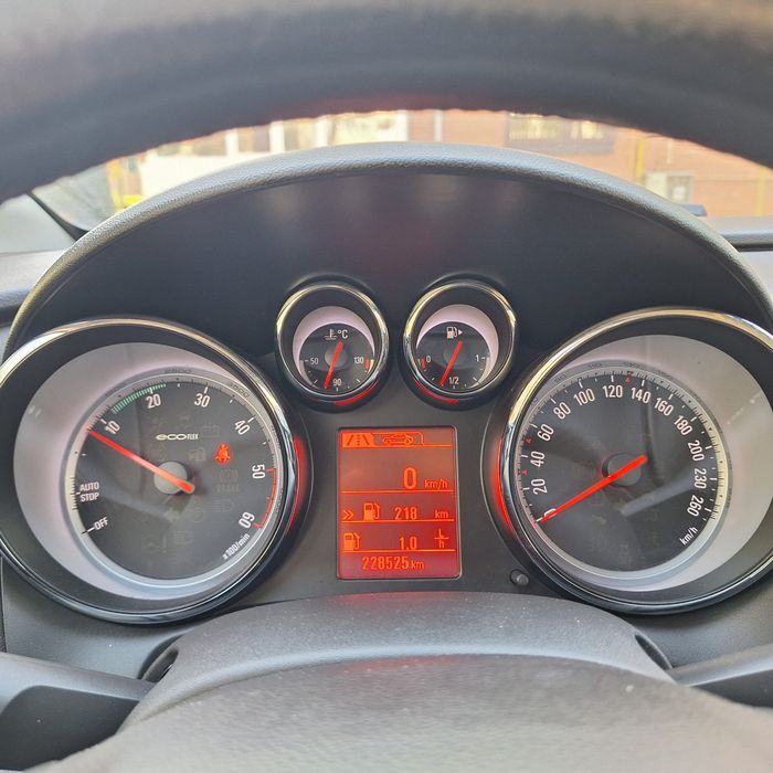 Opel astra J 2012 cosmo 1.7 d EcoFlex