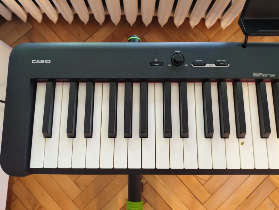 Продавам дигитално пияно Casio CDP-S110