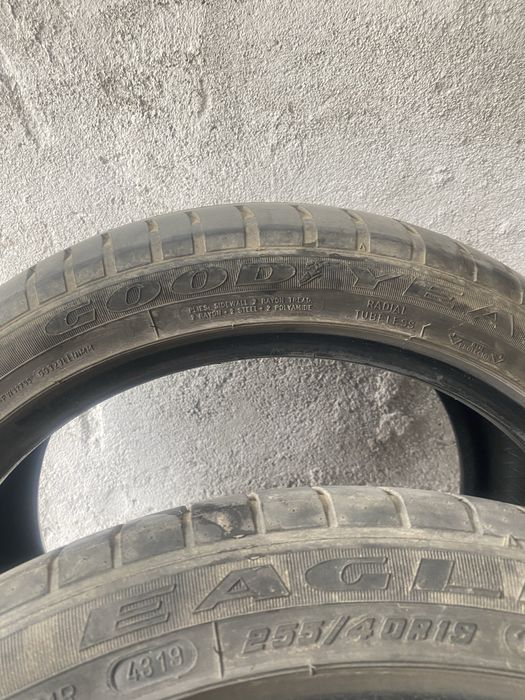 Летни гуми GOODYEAR 255/40/19