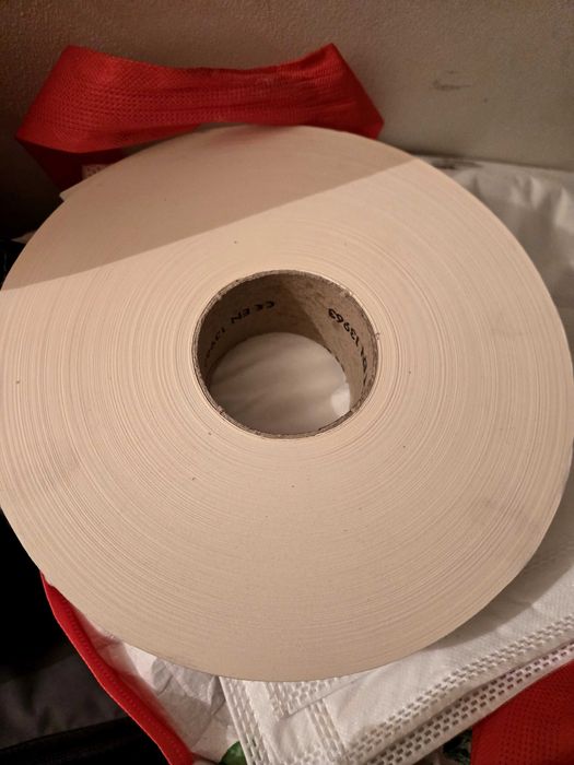 Aspirator Hilti,mașină de șlefuit, benzi rigips(de hartie si armată)