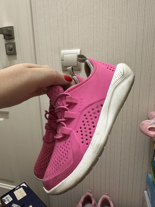 Кроссовки crocs для девочки