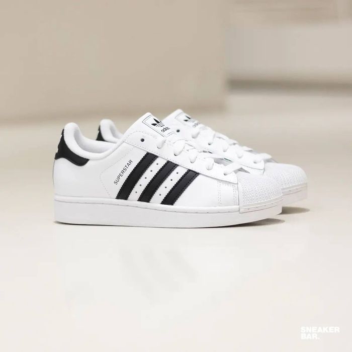 Erkaklar krasofkalari adidas