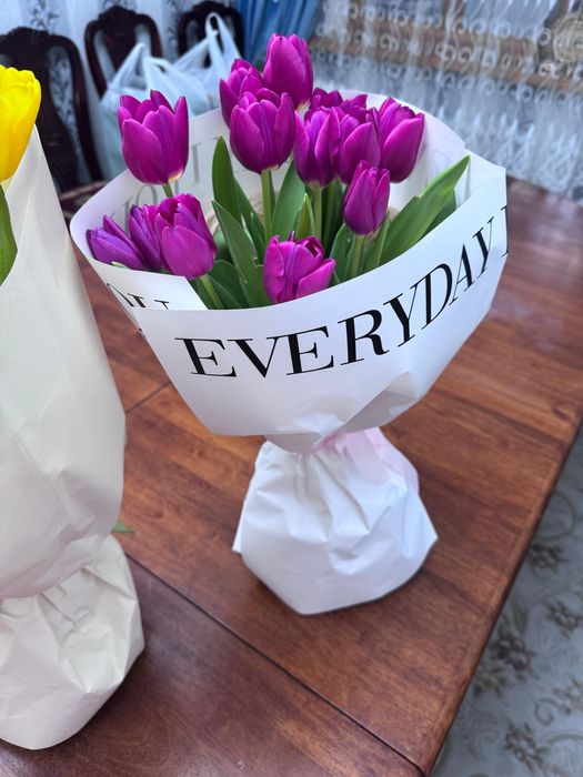 Цветы 3 штуки, тюльпан розы в горшоке