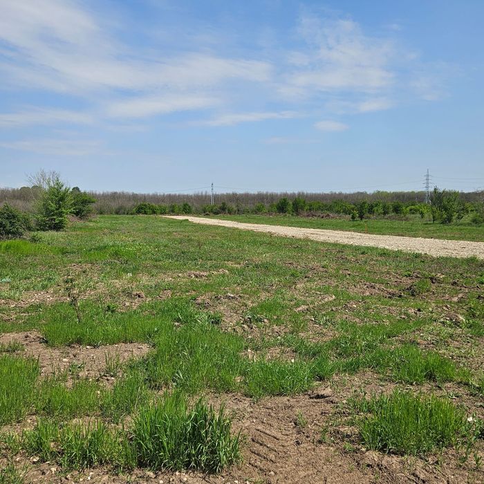 Teren Sabareni intravilan 490 m2 langa padure