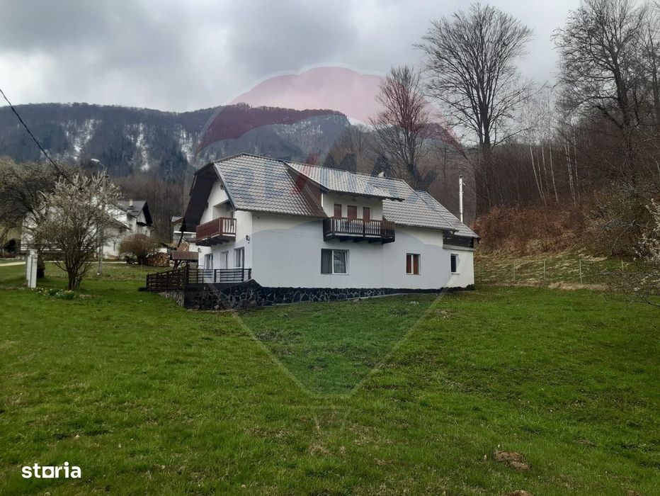 Casă / Vilă cu 7 camere în zona Bran-Tohanita, Brasov