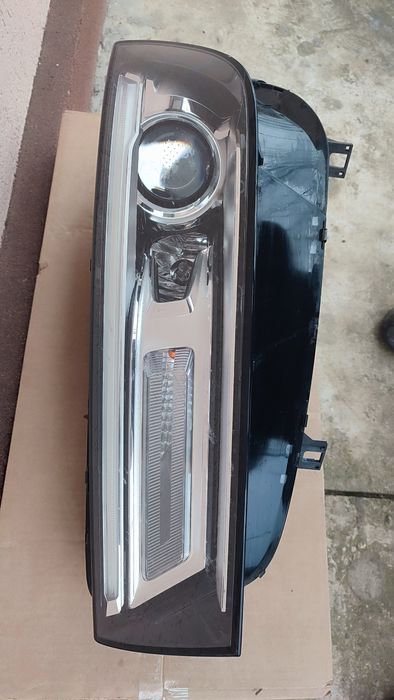 Far stg Audi Q5  model 2018 80