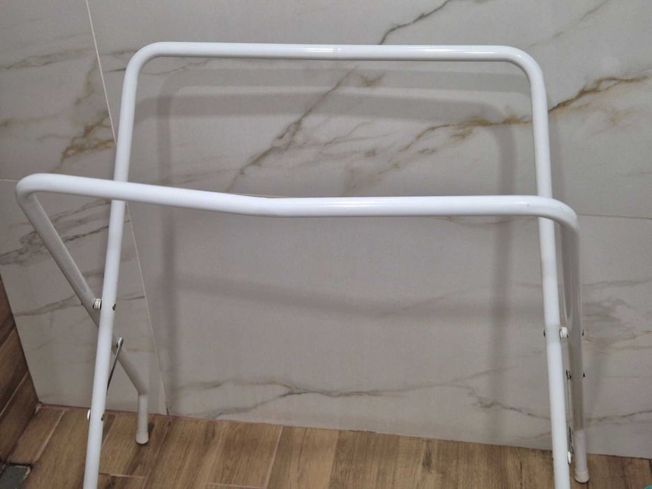 Стойка за бебешка вана