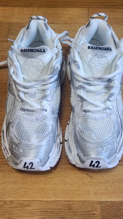 Balenciaga Runner v2