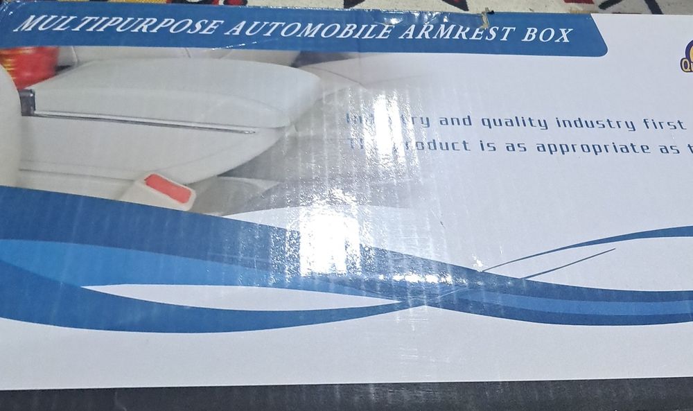 Vând cotiera nouă logan