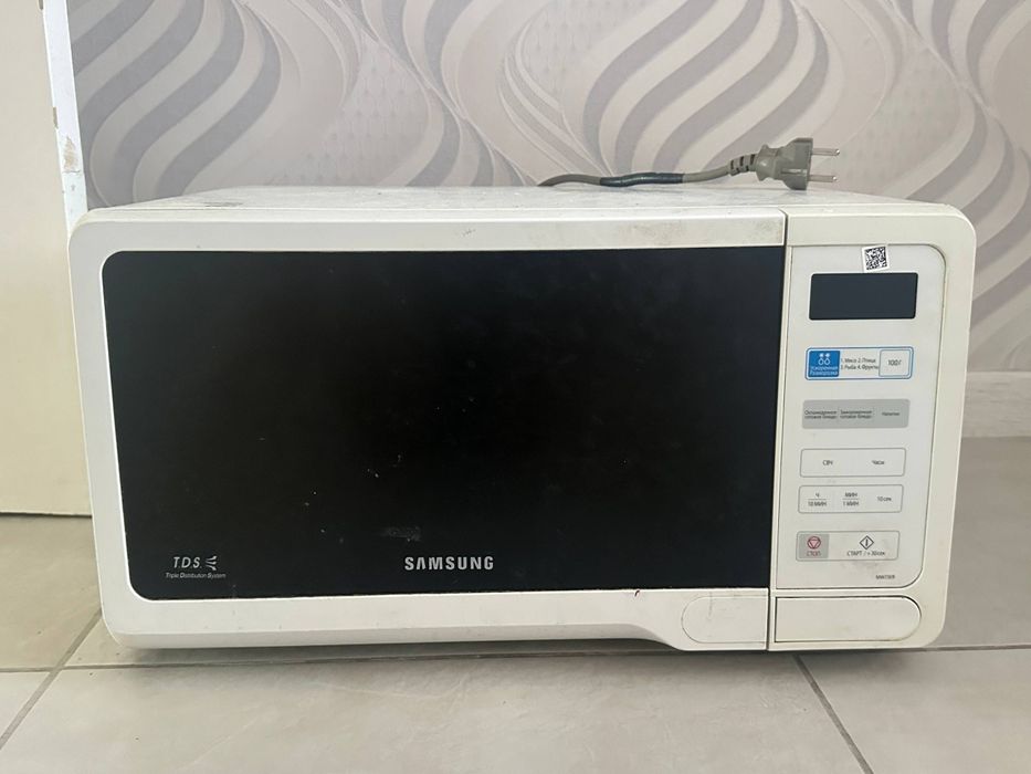 Микроволновка Samsung MW73ER