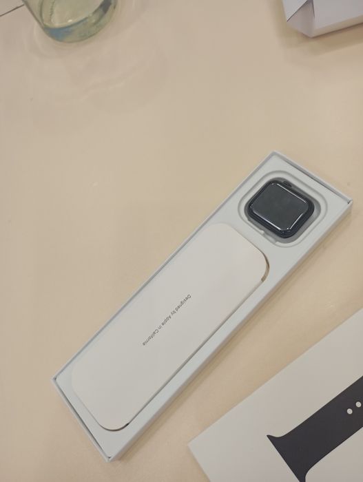 Продаю apple watch