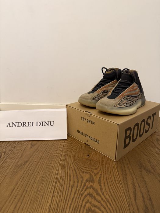 YeezyQNTM 42 2/3