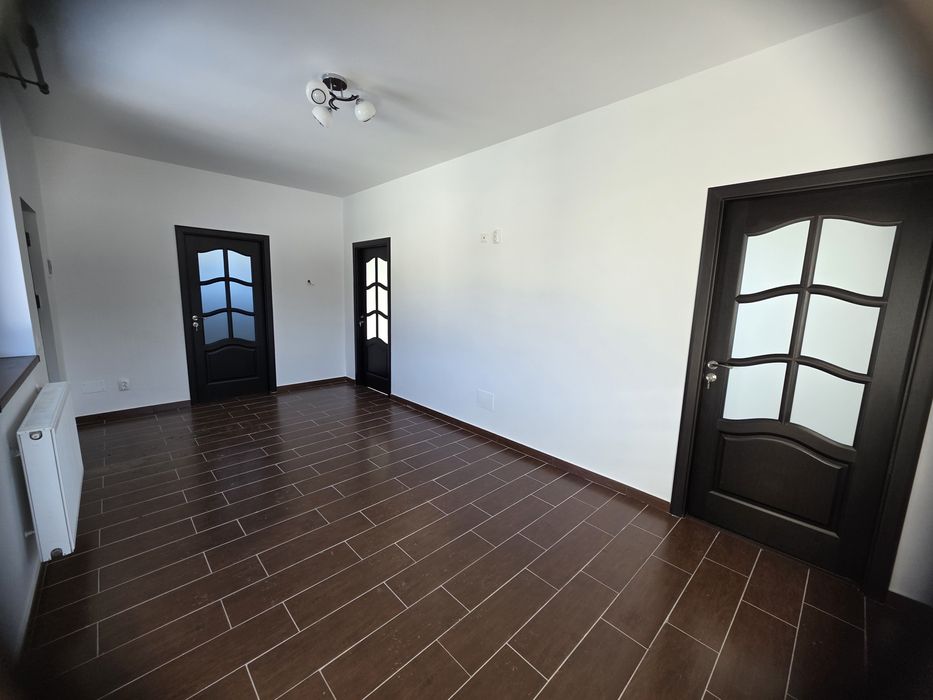 Vând casă din cărămidă