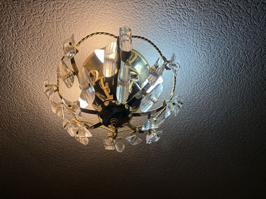 Хрустальная люстра