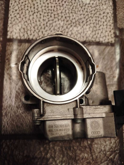 Дроселова клапа Ауди А4 2005г