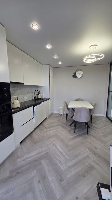 3 комн, 8 квартал, 115кв.