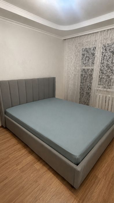 двухспальная кровать