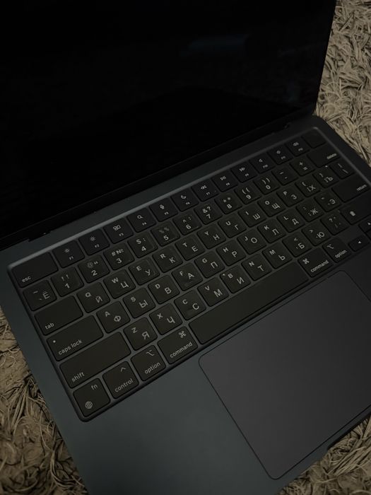 Продаю MacBook Air 13.6