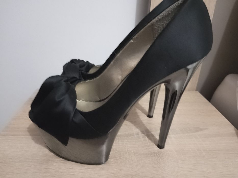 Дамски обувки Carvela