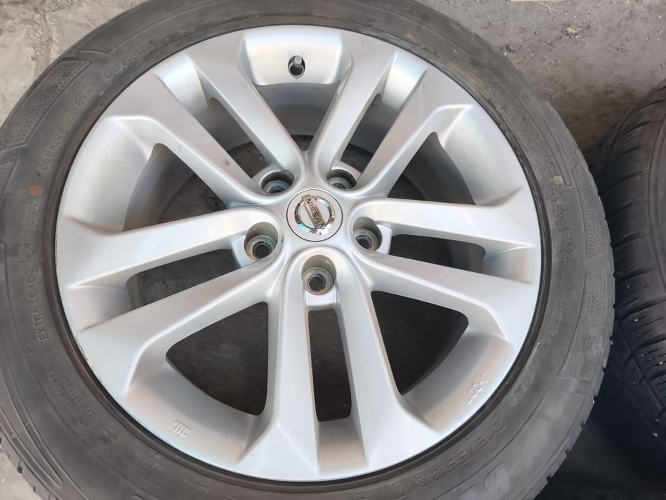 17" оригинални алуминиеви джанти за Nissan Juke.