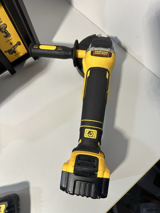 Set Dewalt flex si filetanta