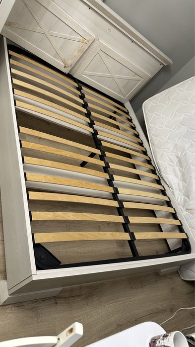 Кровать двуспальная, б/у продам