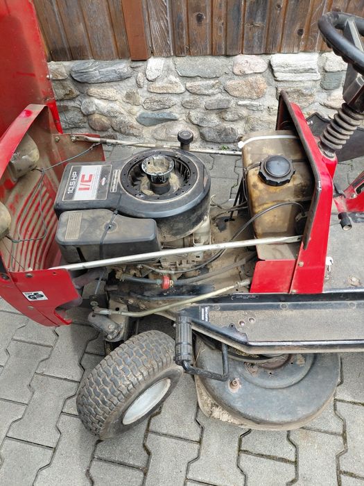 Tractoras de tuns iarba