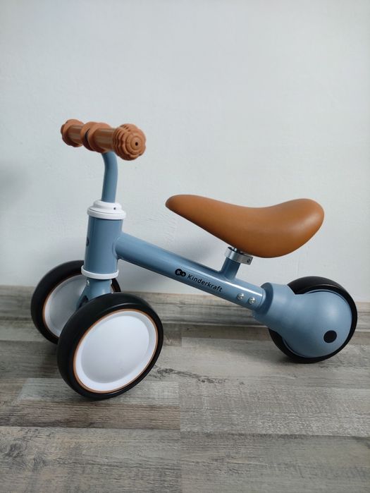 Vând bicicletă echilibru Kinderkraft
